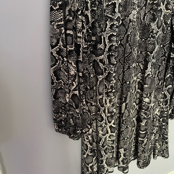 Show me your Mumu snake print long sleeved dress M - Picture 9 of 9